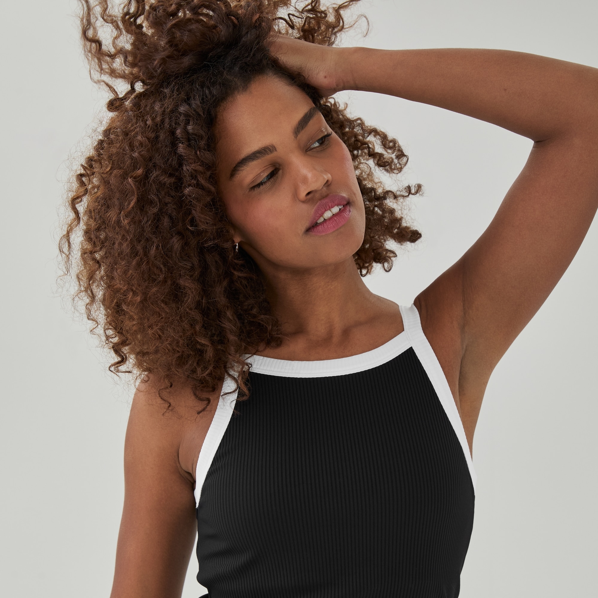 Cropped Tank Top in Black from Joe Fresh