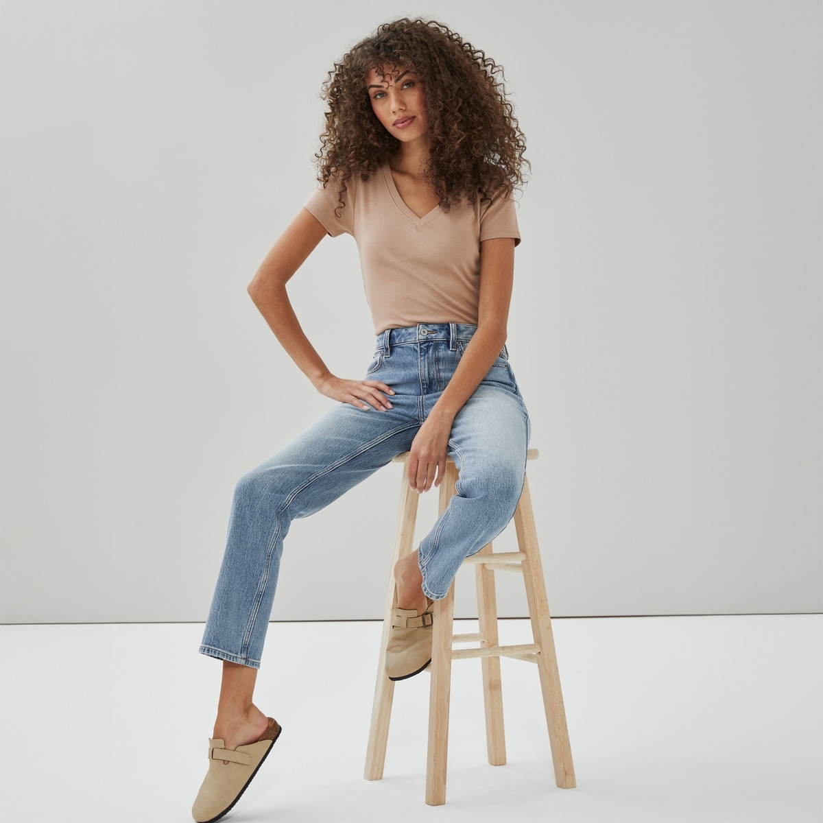 T-shirt essentiel  col enV en coton biologique - Brun Ple