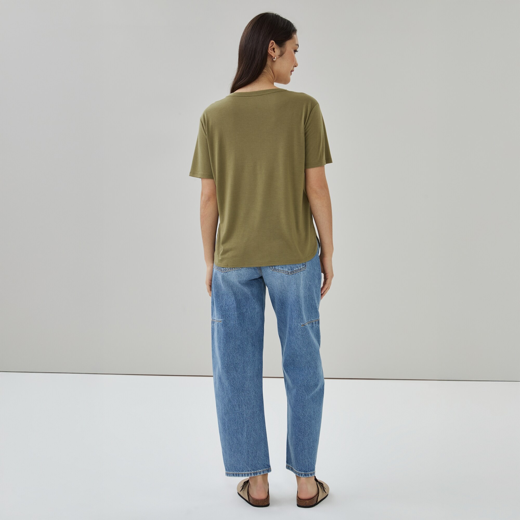 T-shirt à col en V