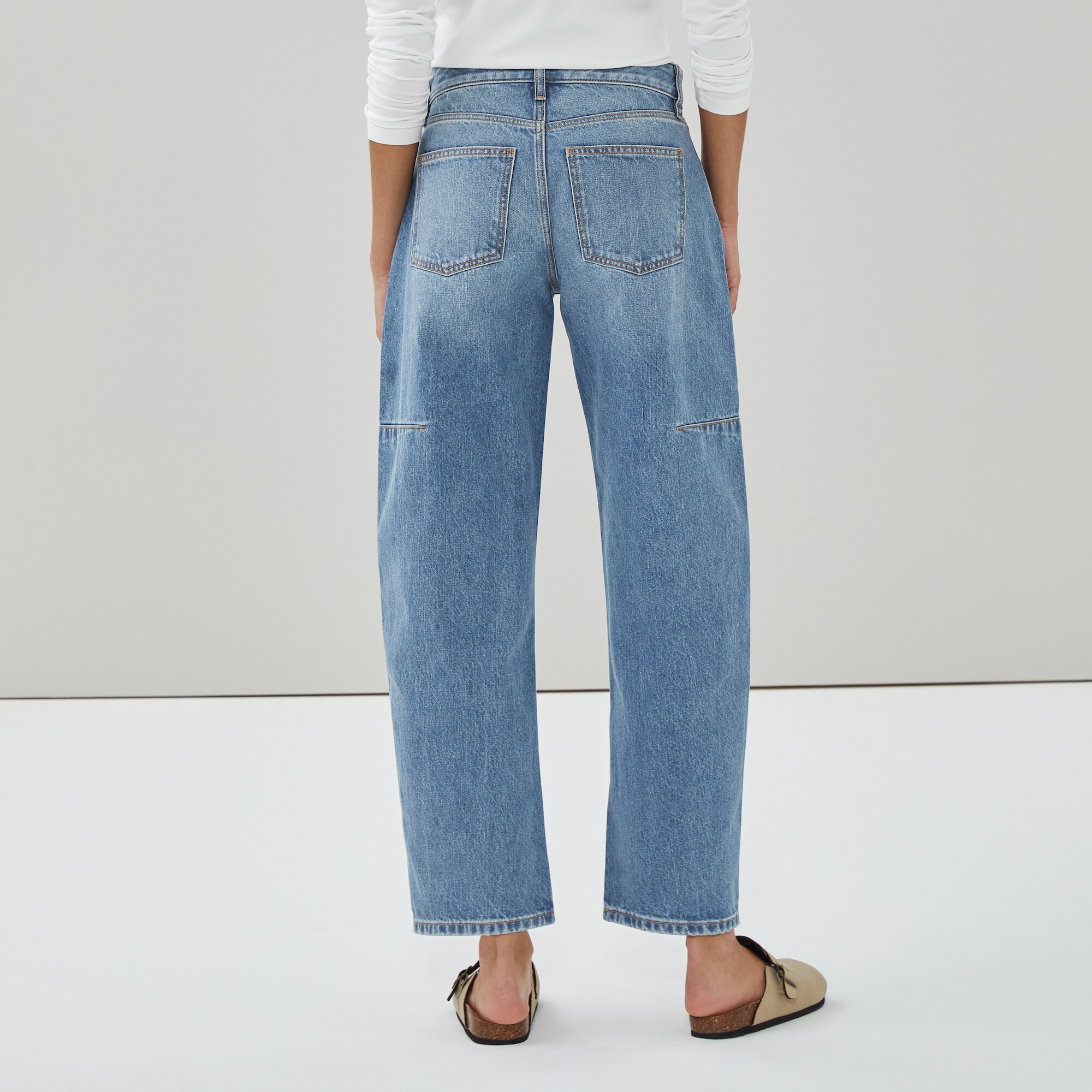 Jean à jambe tonneau délavé moyen