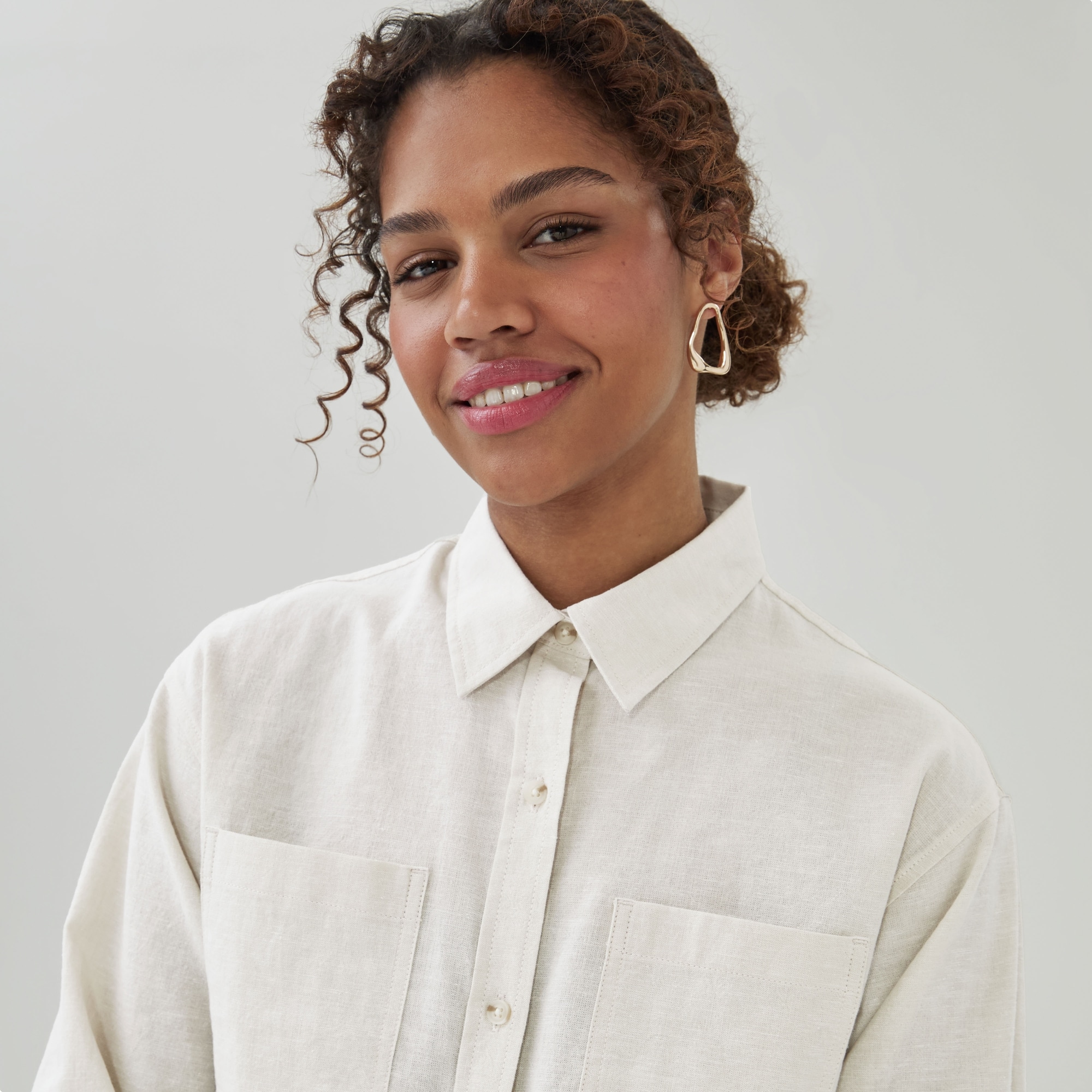 Linen Cotton Cropped Long Sleeve Shirt in Linen from Joe Fresh