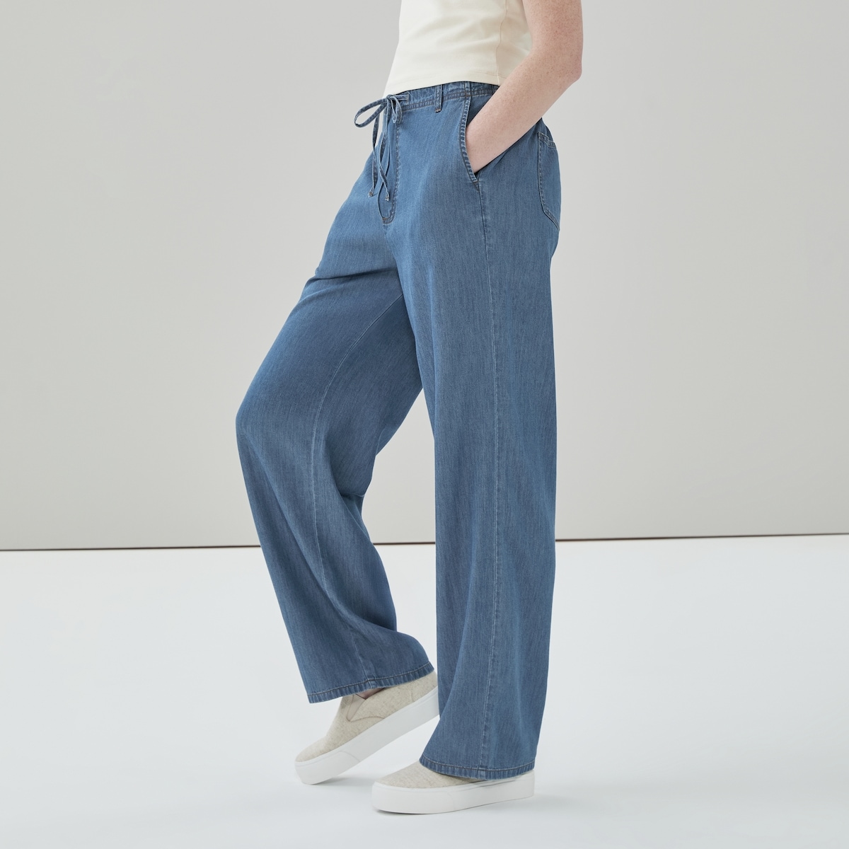 Medium Wash Pull-On Pant