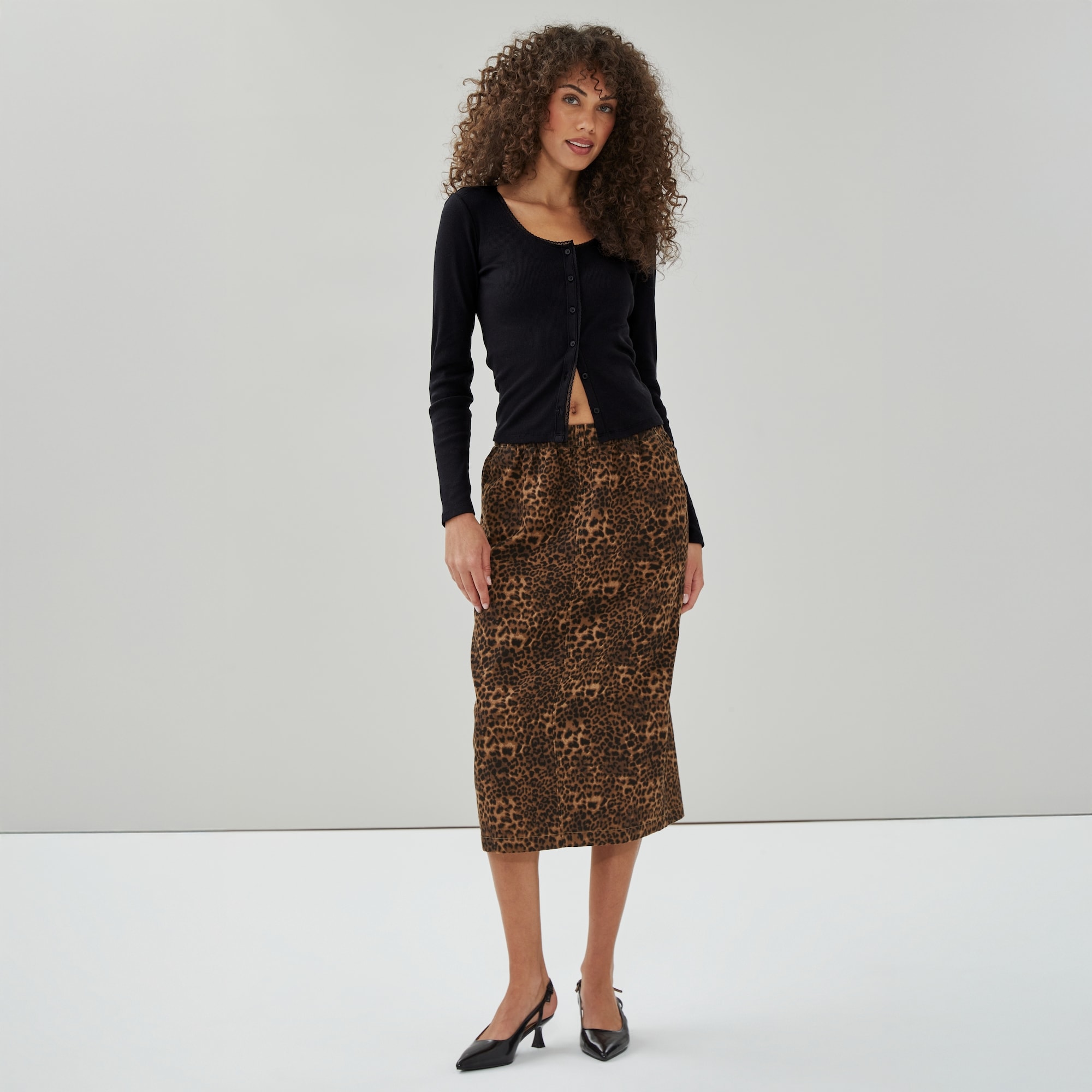 s6wr068726_brown_on_figure_for