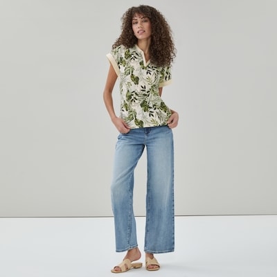 T-shirt à col fendu Novelti Classics 1 ea, 12,99 $/1ch