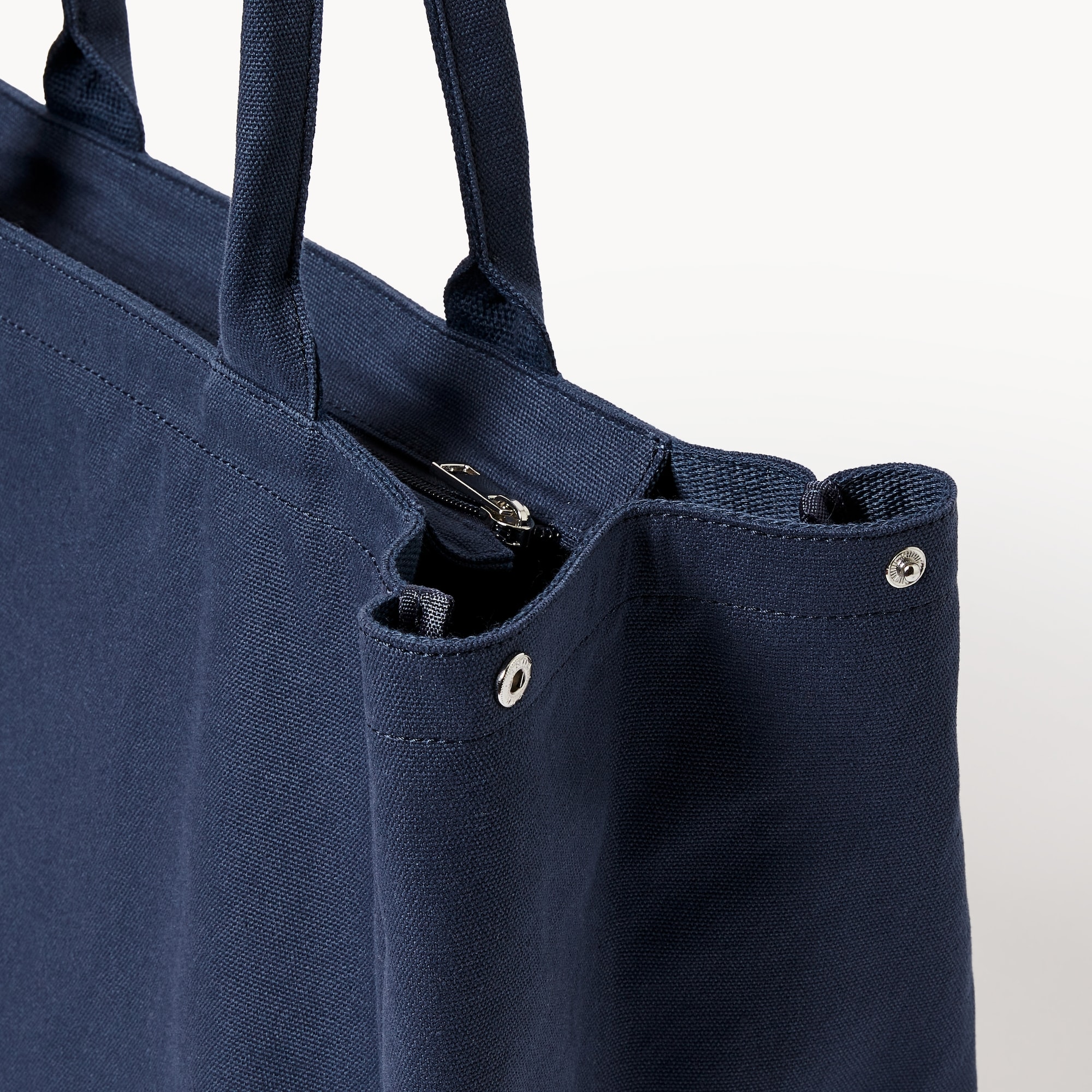 BRIEFING × UA × Begin THE TOTE NAVY Canvas Tote Bag in Navy from Joe Fresh