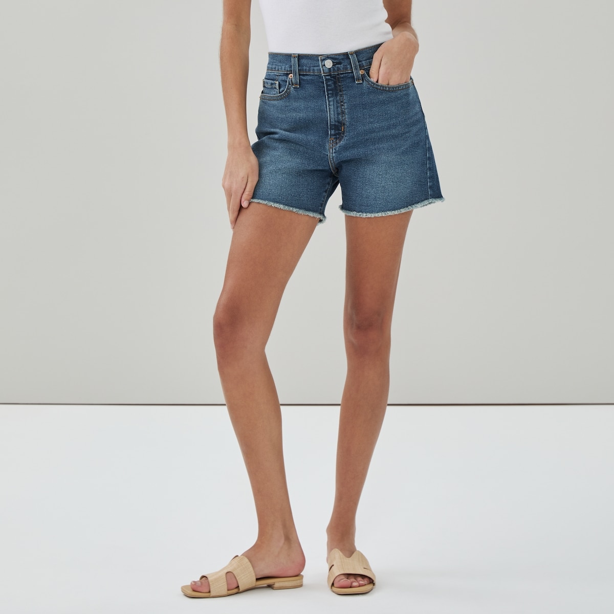 Levi Strauss Signature Gold Mid Rise Short - Dark Wash