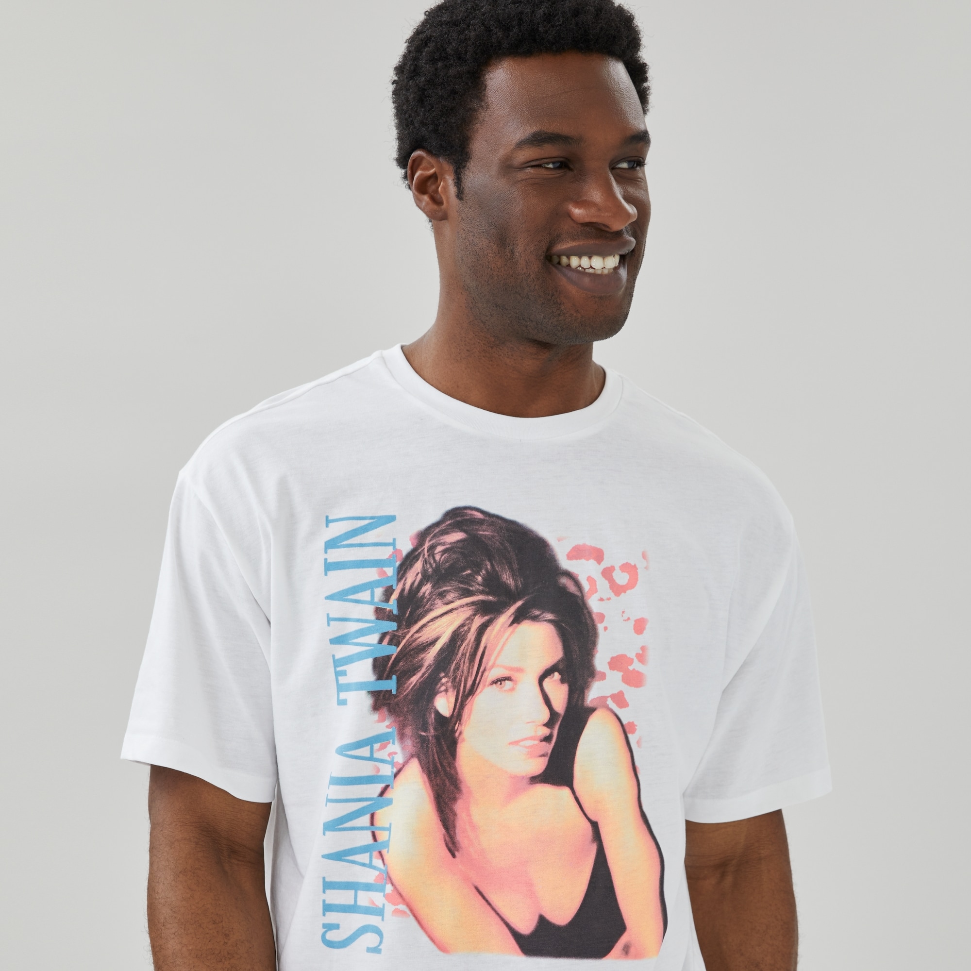 Shania Twain Tシャツ Adult Shania Twain T-Shirt in Black from Joe Fresh