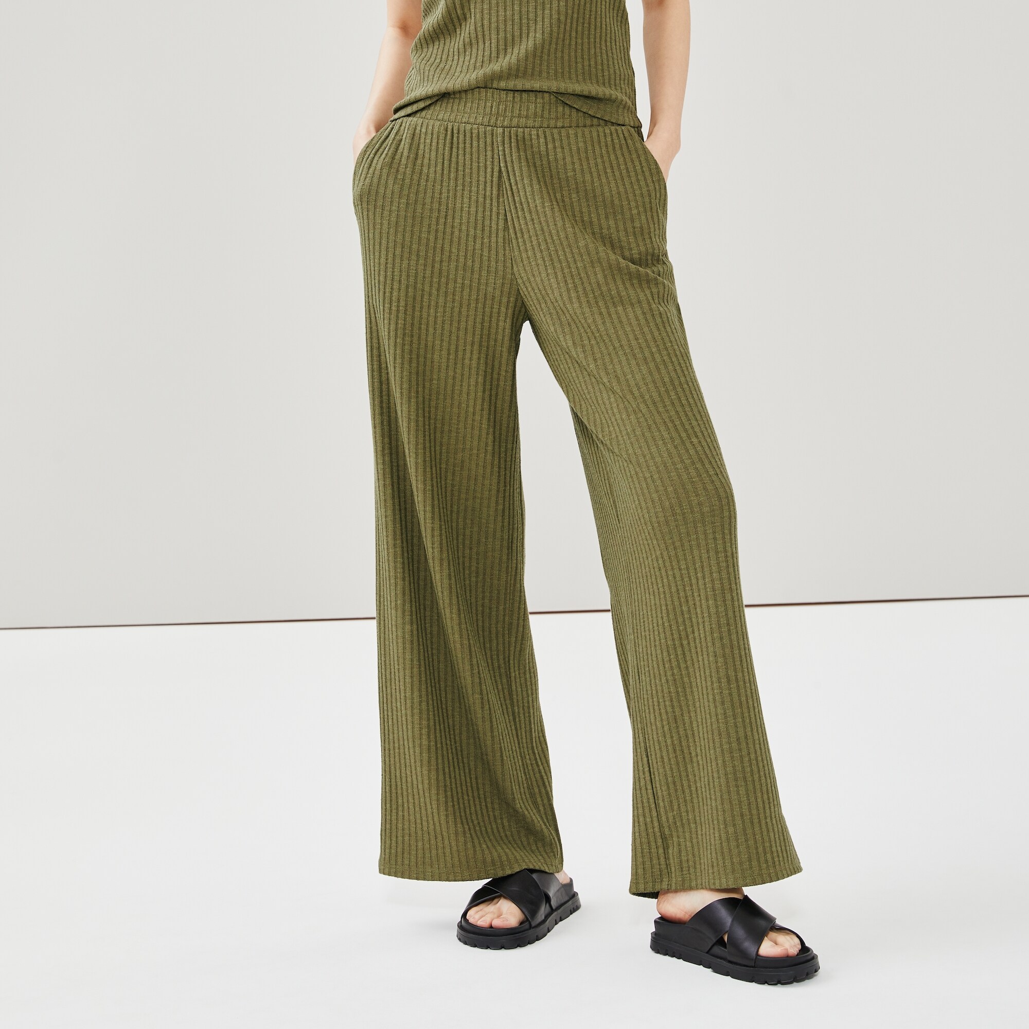 Textured Wide Leg Pant in Olive from Joe Fresh