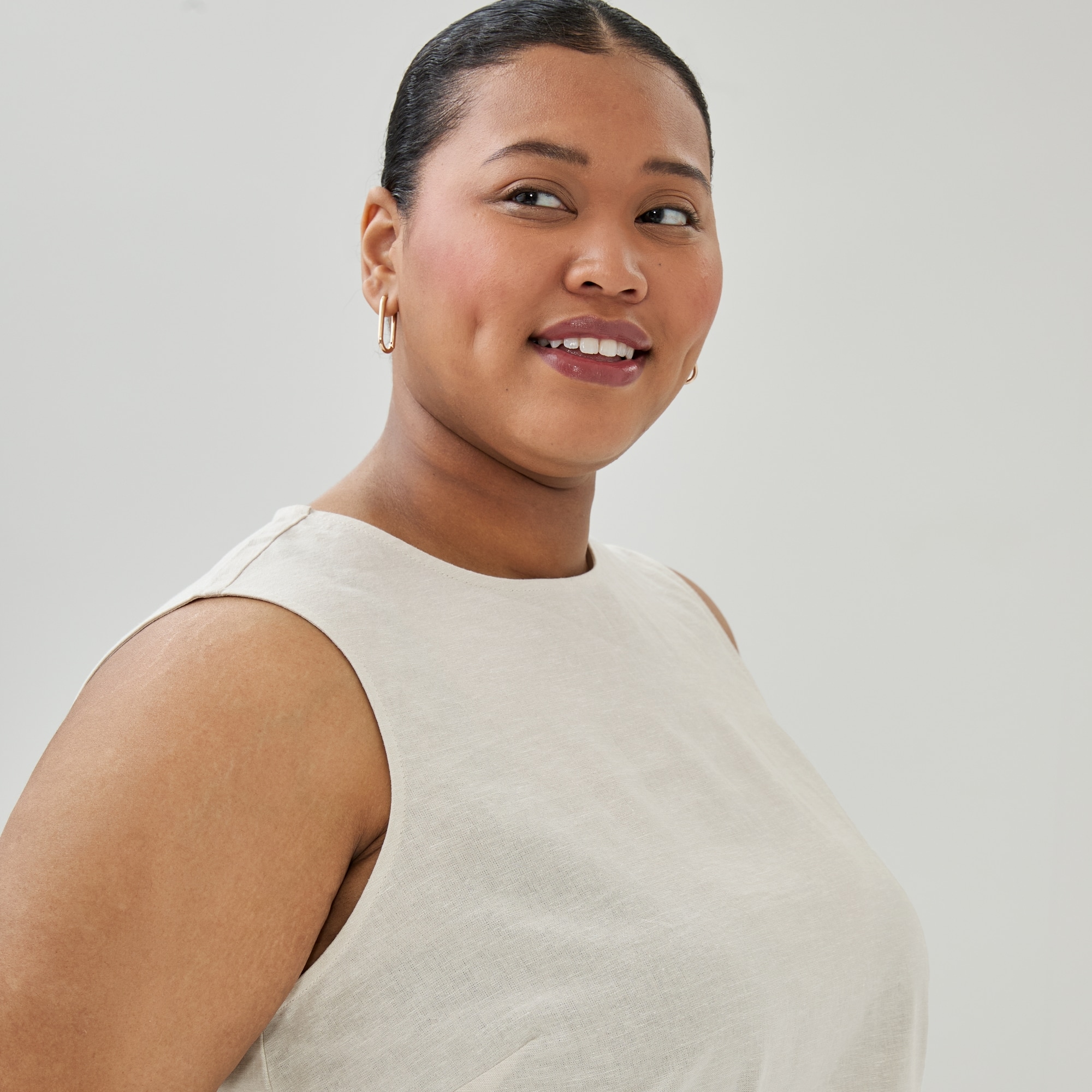 Women+ Linen Cotton Tank in Linen from Joe Fresh