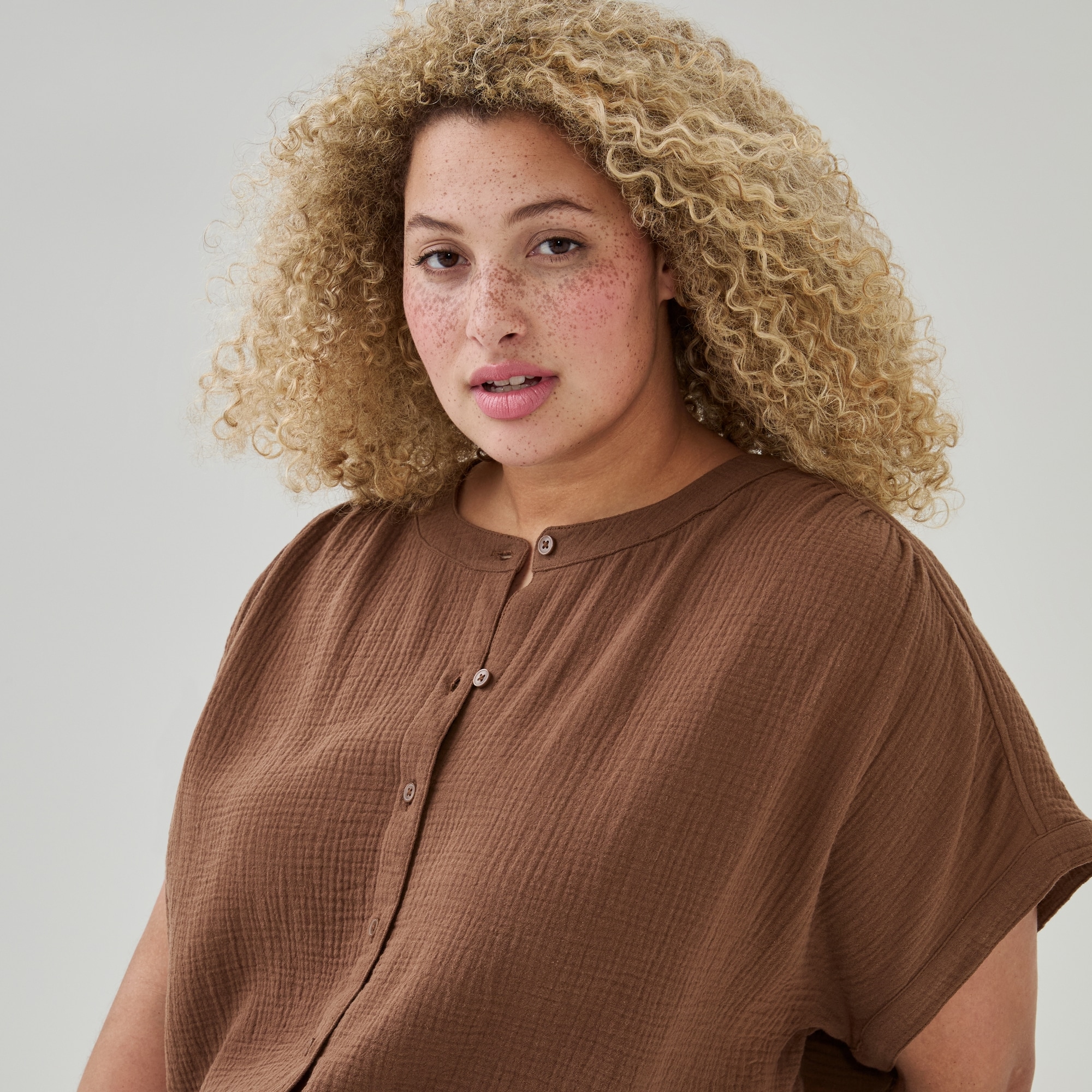 agawd新品タグ付き Puffsleeve Gauze Blouse  完売品 Women+ Gauze Dolman Top in Brown from Joe Fresh
