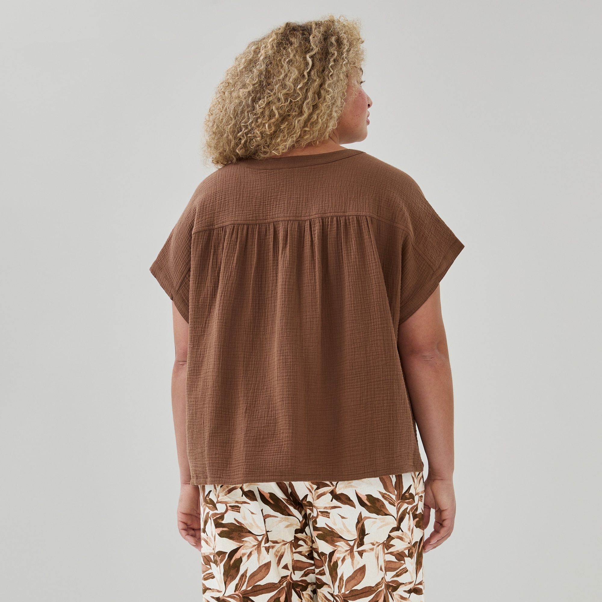 agawd新品タグ付き Puffsleeve Gauze Blouse  完売品 Women+ Gauze Dolman Top in Brown from Joe Fresh