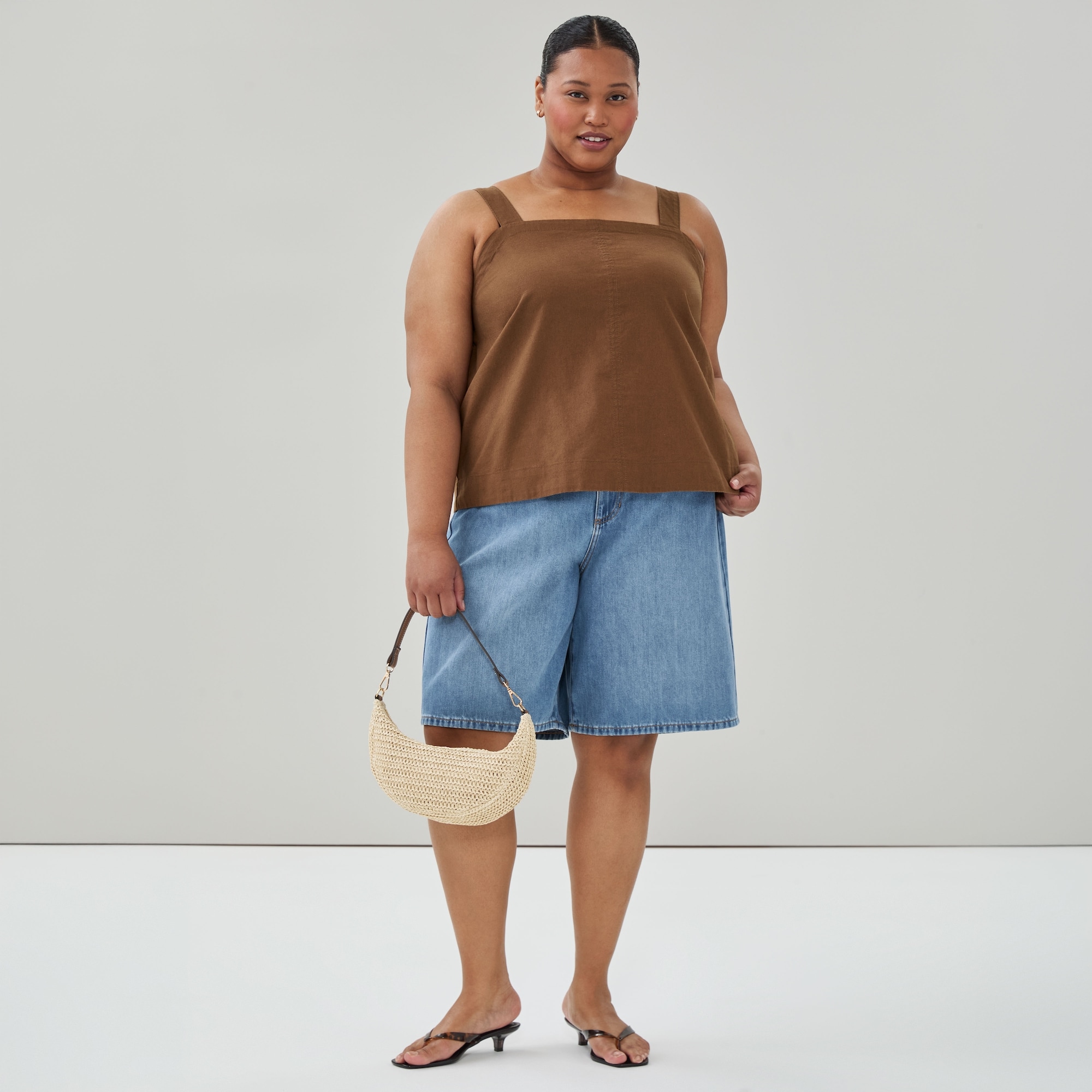 Cami à col carré en lin et coton Femmes+ in Brun from Joe Fresh