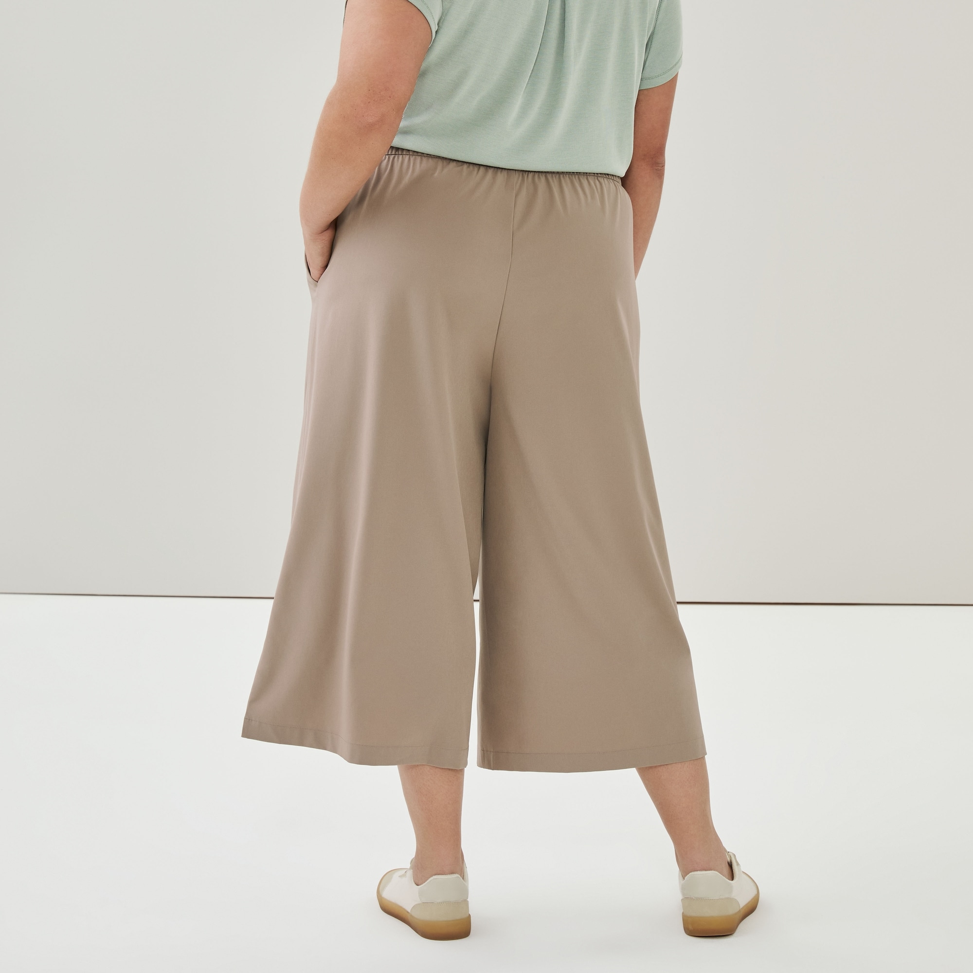 パンツ wjk easy cropped pants beige L Women+ On-the-Go Cropped Pant in Light Brown from Joe Fresh