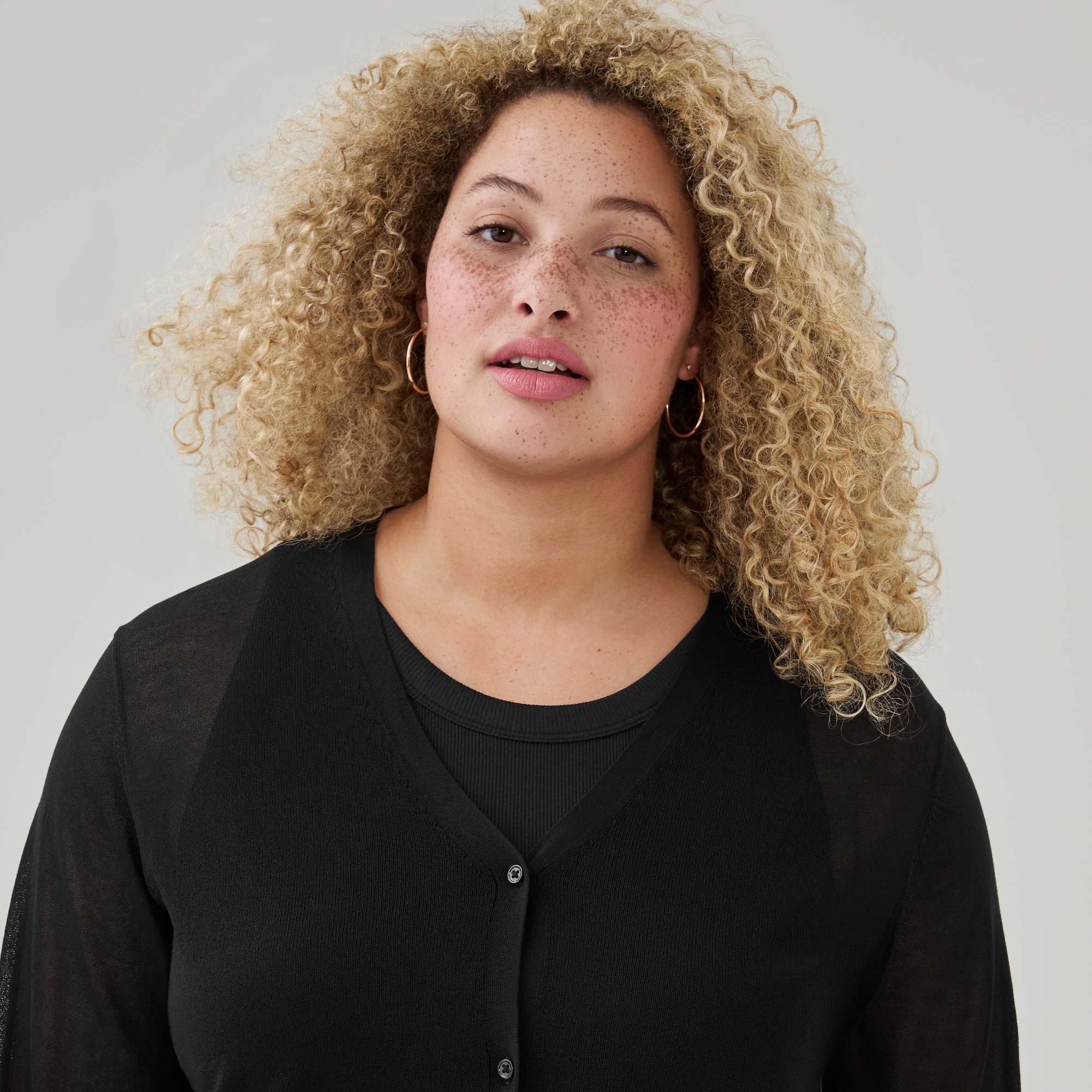 Cardigan transparent à col en V Femmes+ in Noir JF from Joe Fresh