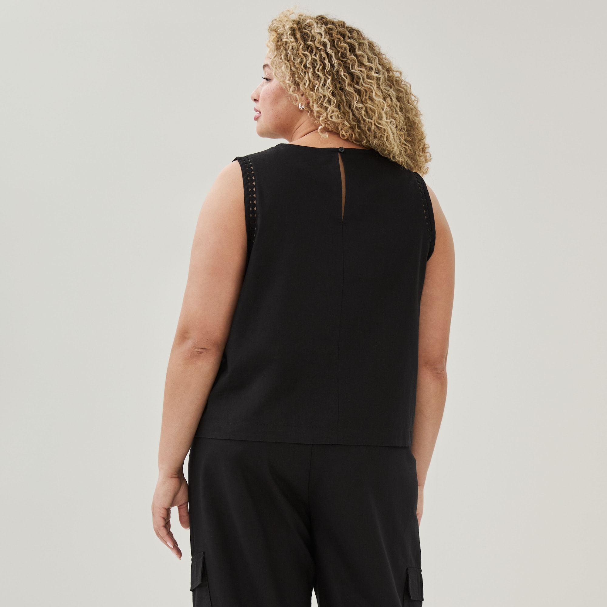 Women+ Linen Cotton Tank in JF Black from Joe Fresh