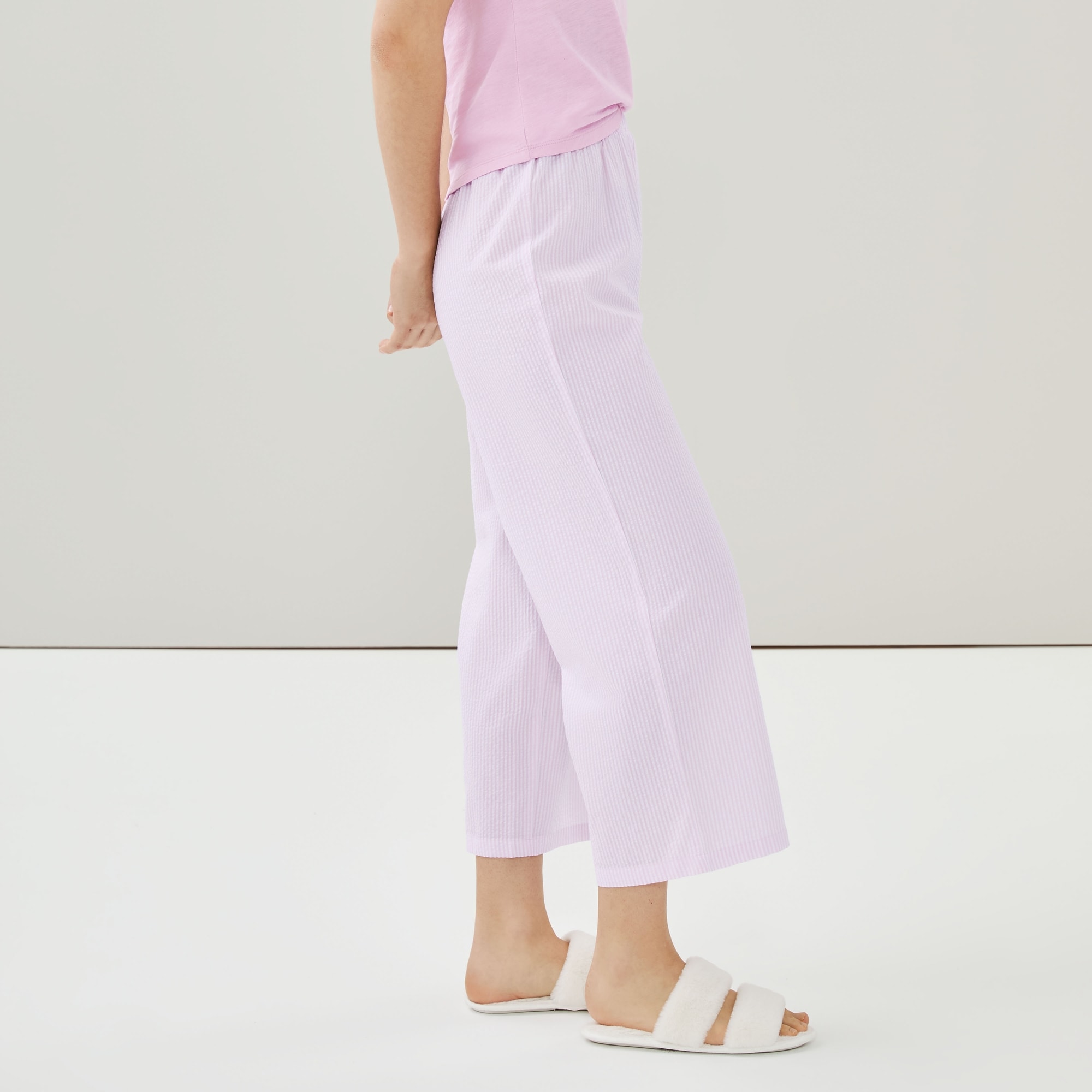 Pantalon court de nuit en tissu gaufré