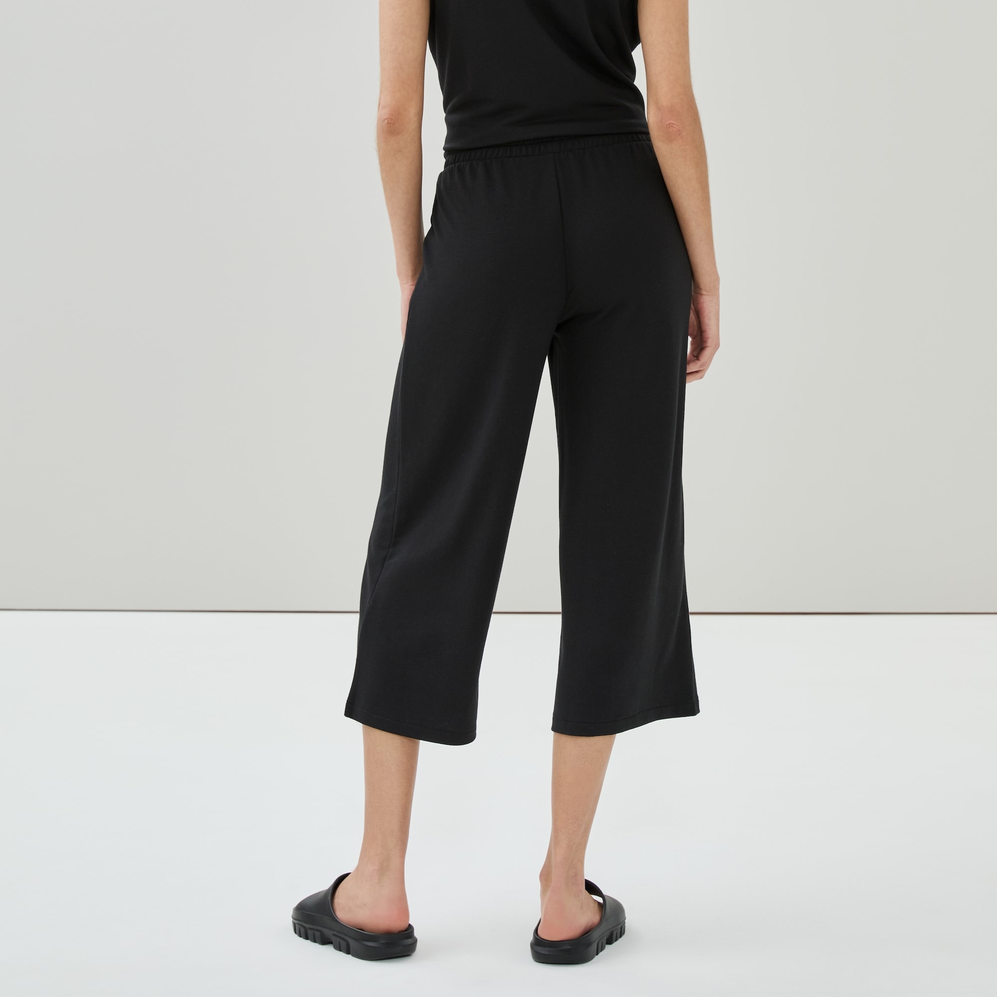 Active Cropped Wide Leg Pant in Black from Joe Fresh