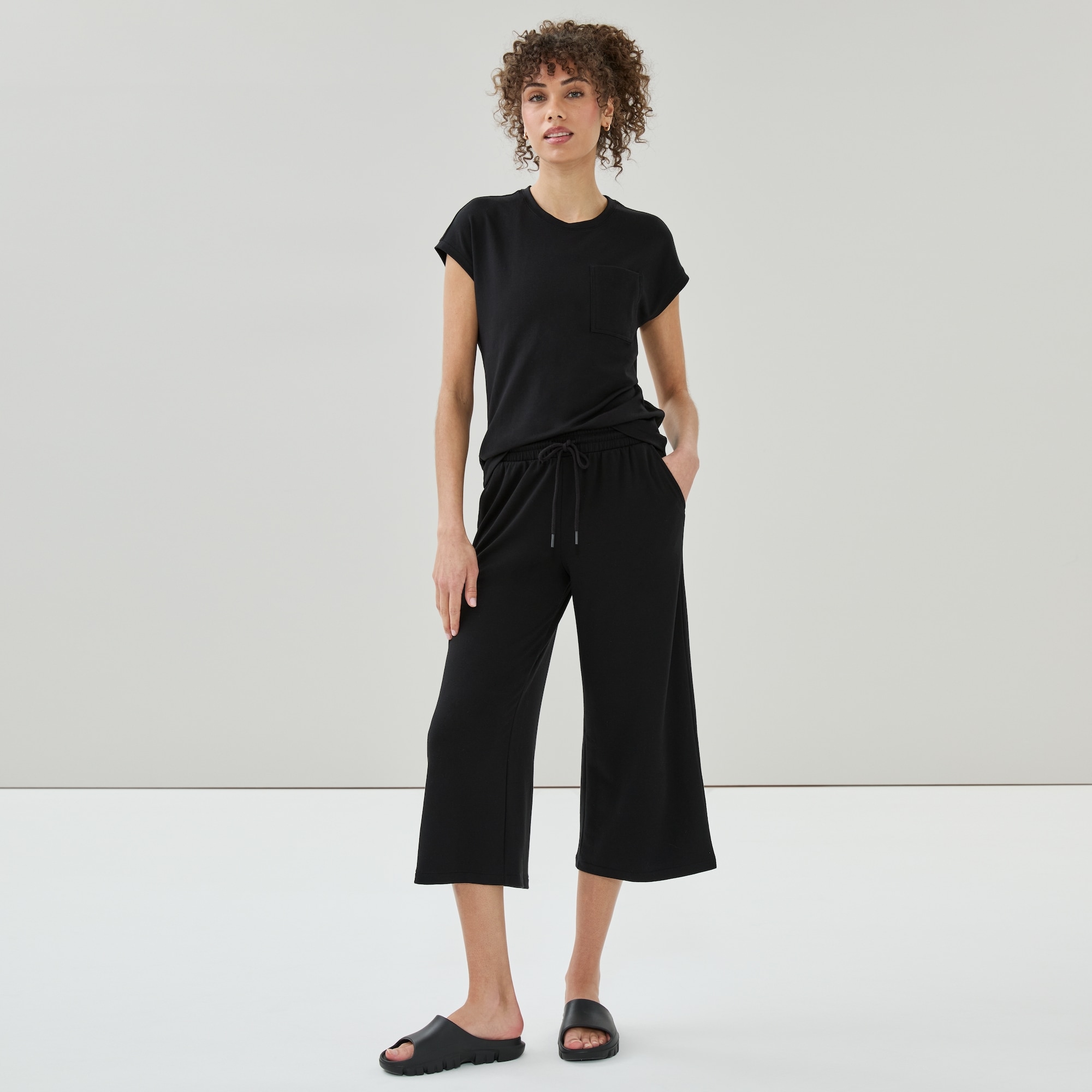 Active Cropped Wide Leg Pant in Black from Joe Fresh
