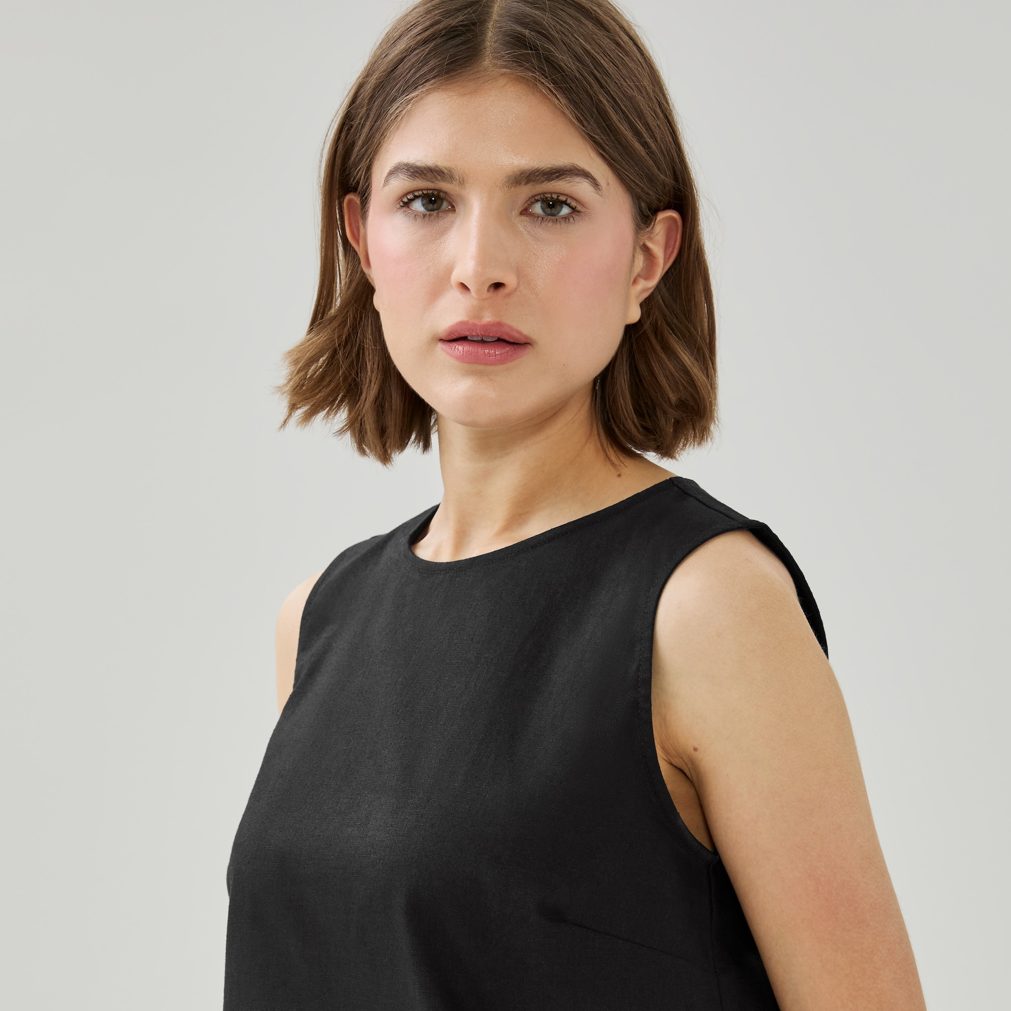 Cotton Linen Tank in JF Black from Joe Fresh