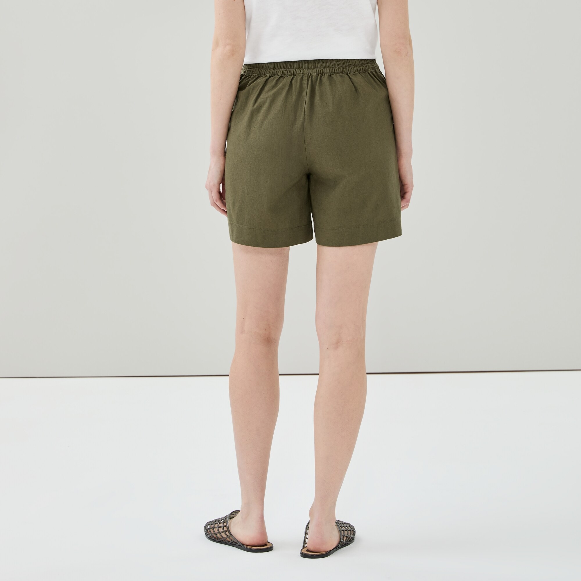 Short utilitaire en lin et coton