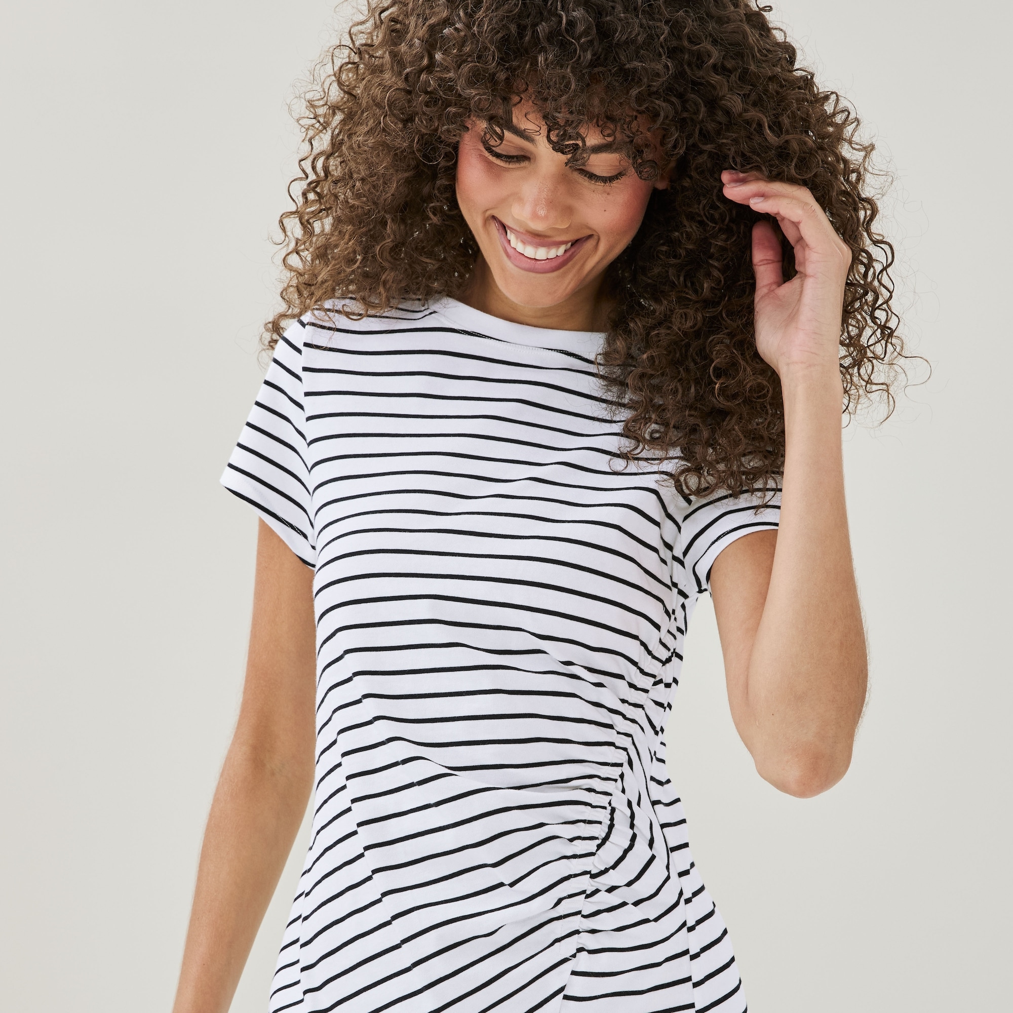 Robe t-shirt à ruché rayée