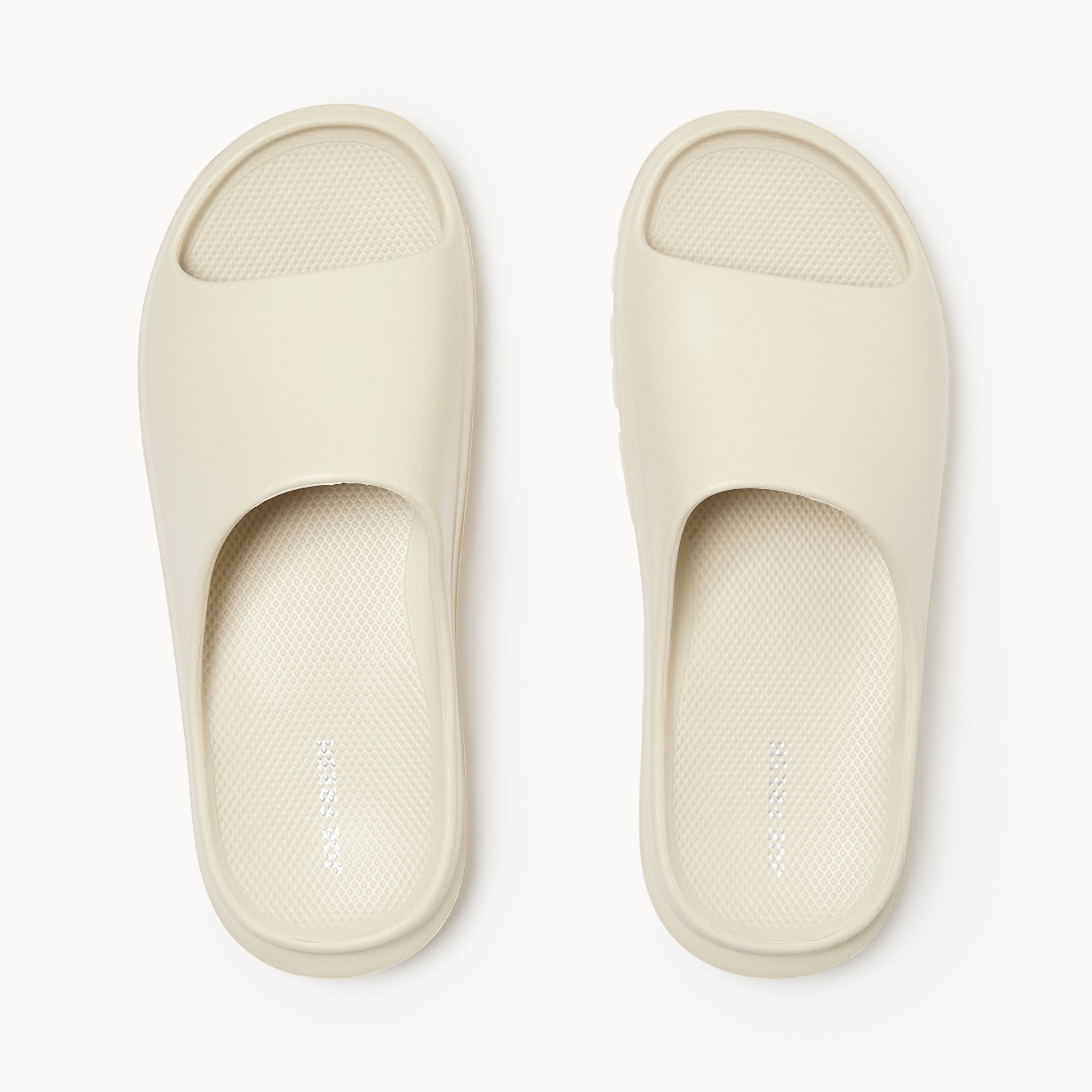 靴 theredthread script chunky slides 37 Chunky Slides in Taupe from Joe Fresh