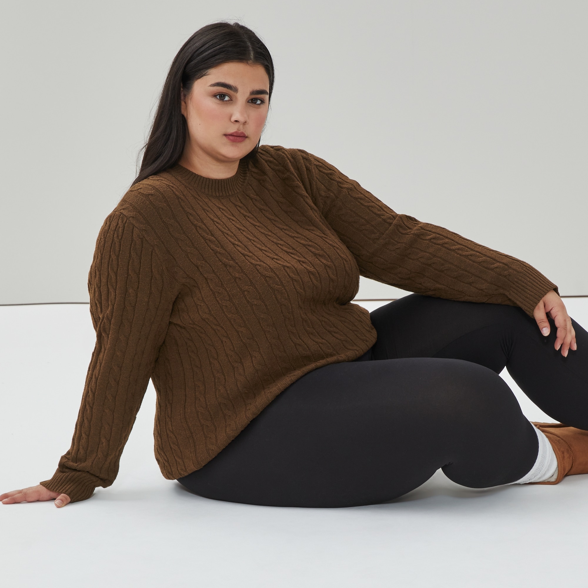 Chandail à mailles torsadées Femmes+ in Brun from Joe Fresh