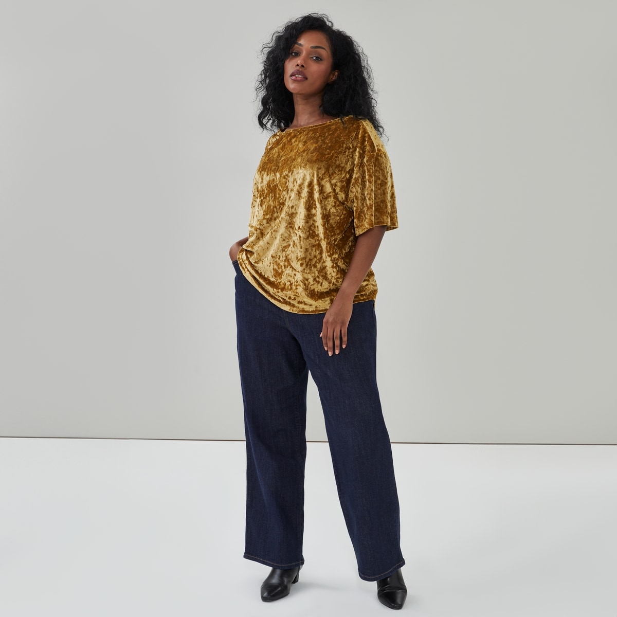 Women+ Crushed Velvet T-Shirt - Dark Bronze