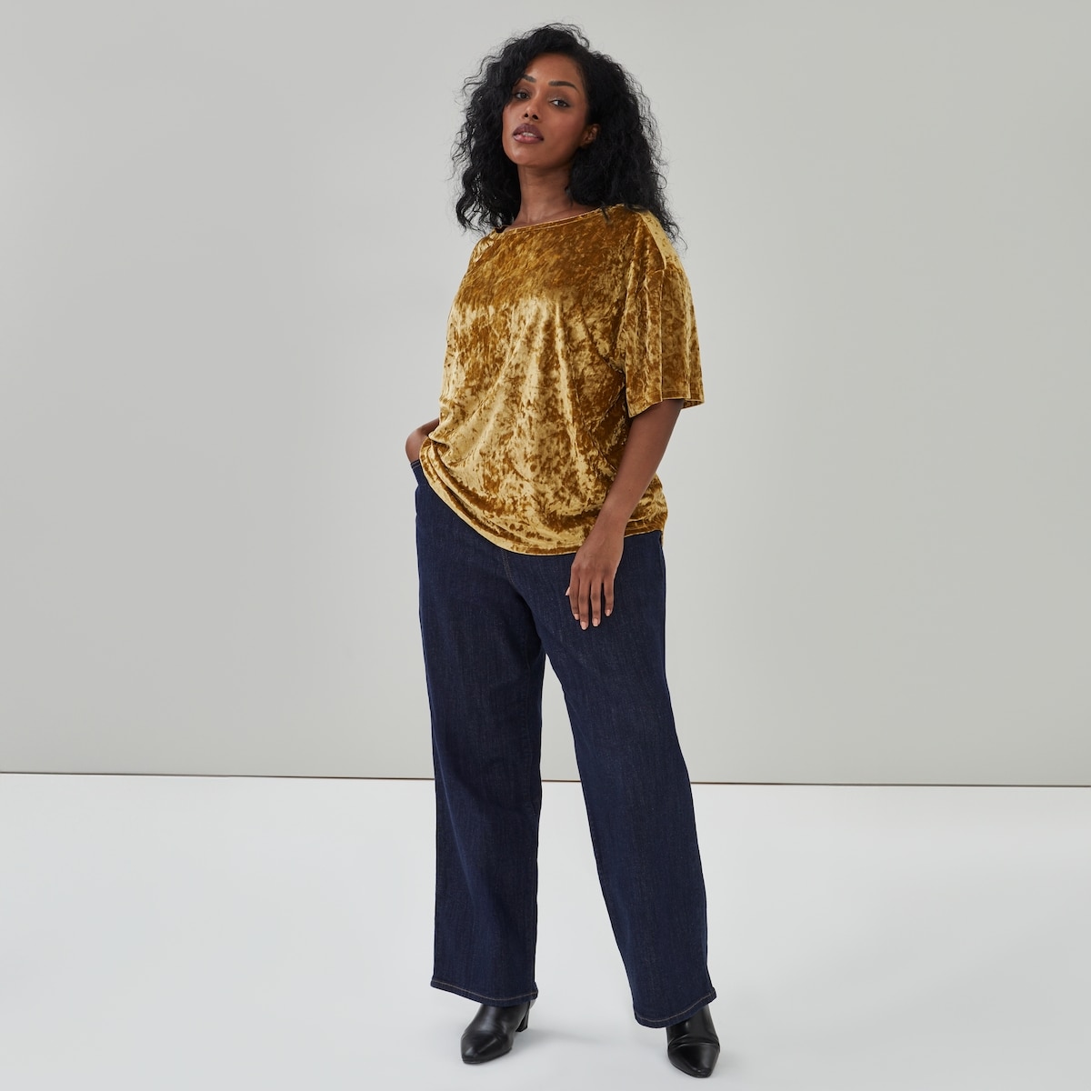 Women+ Crushed Velvet T-Shirt - Dark Bronze