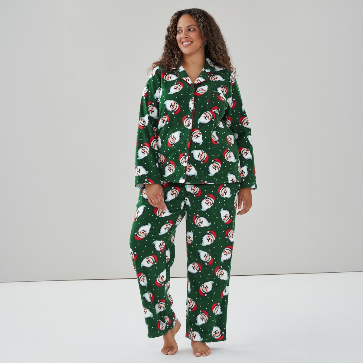 Ensemble pyjama des Ftes Femmes+, pre Nol