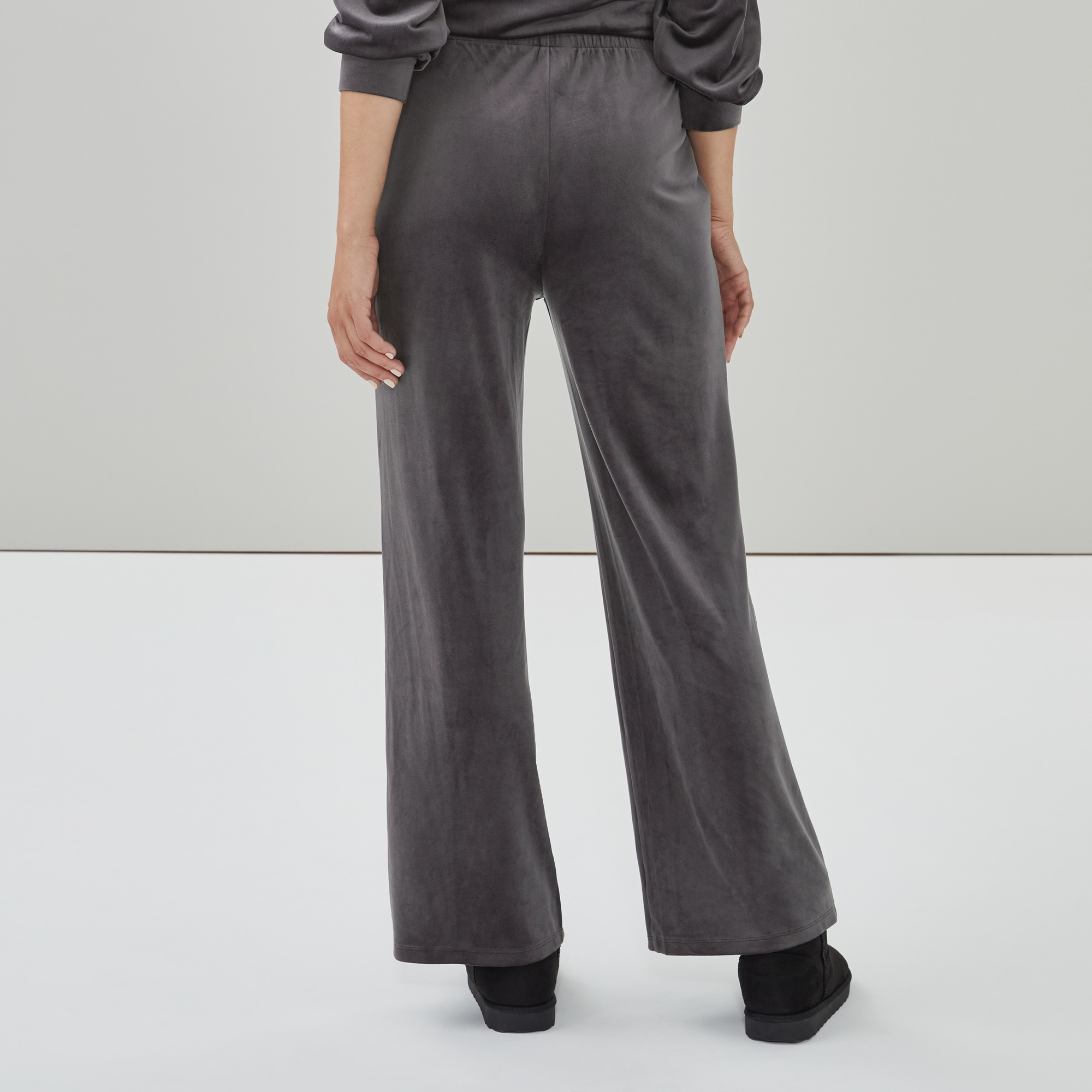 aere smooth velours pants グレー Velour Wide Leg Pant in Ash Grey from Joe Fresh