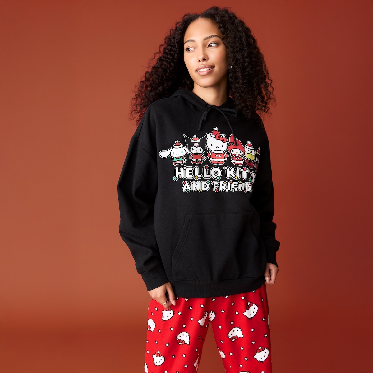 Haut  capuchon festif, Hello Kitty et ses amis