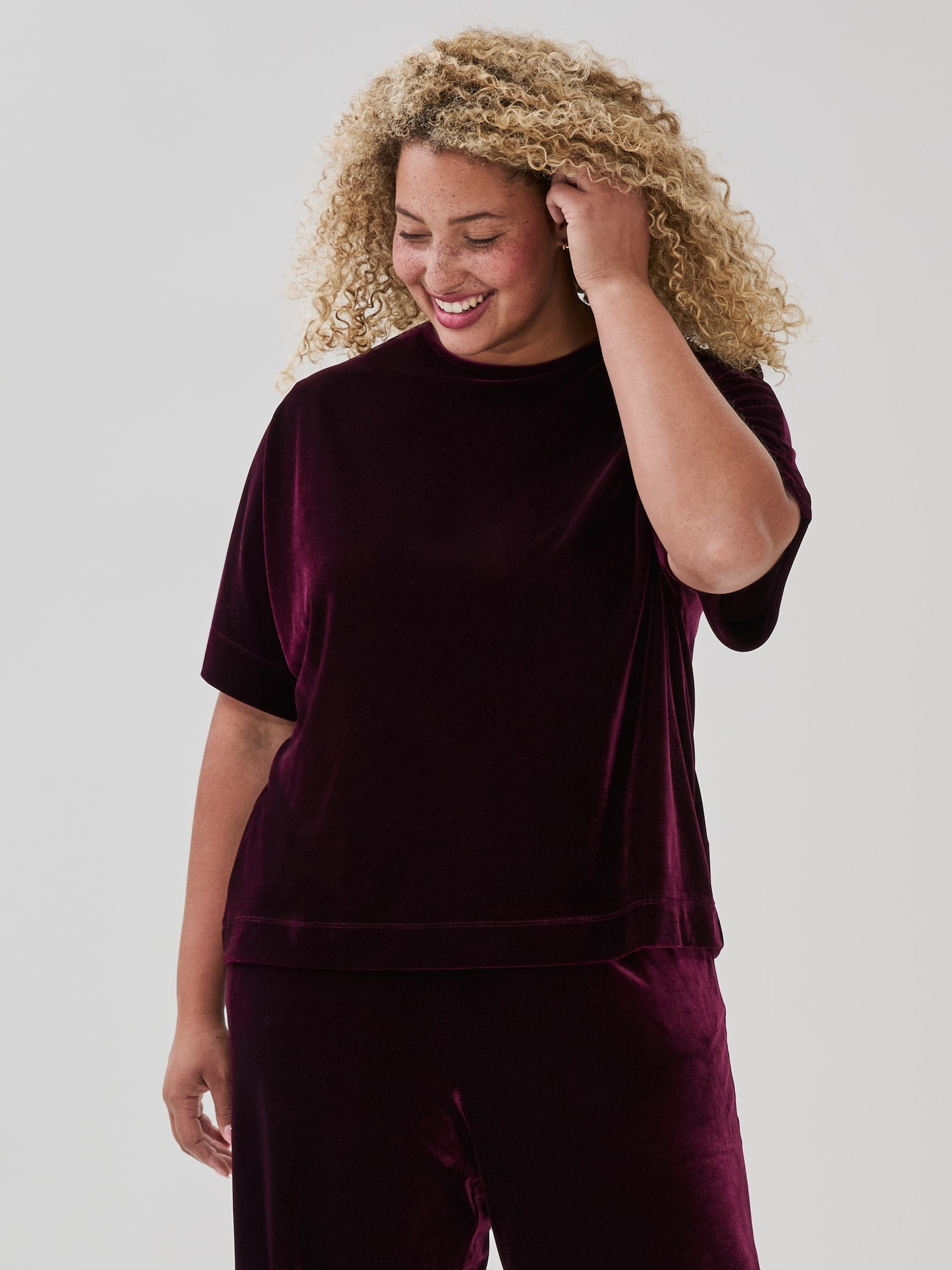 Women+ Velvet Boxy Top