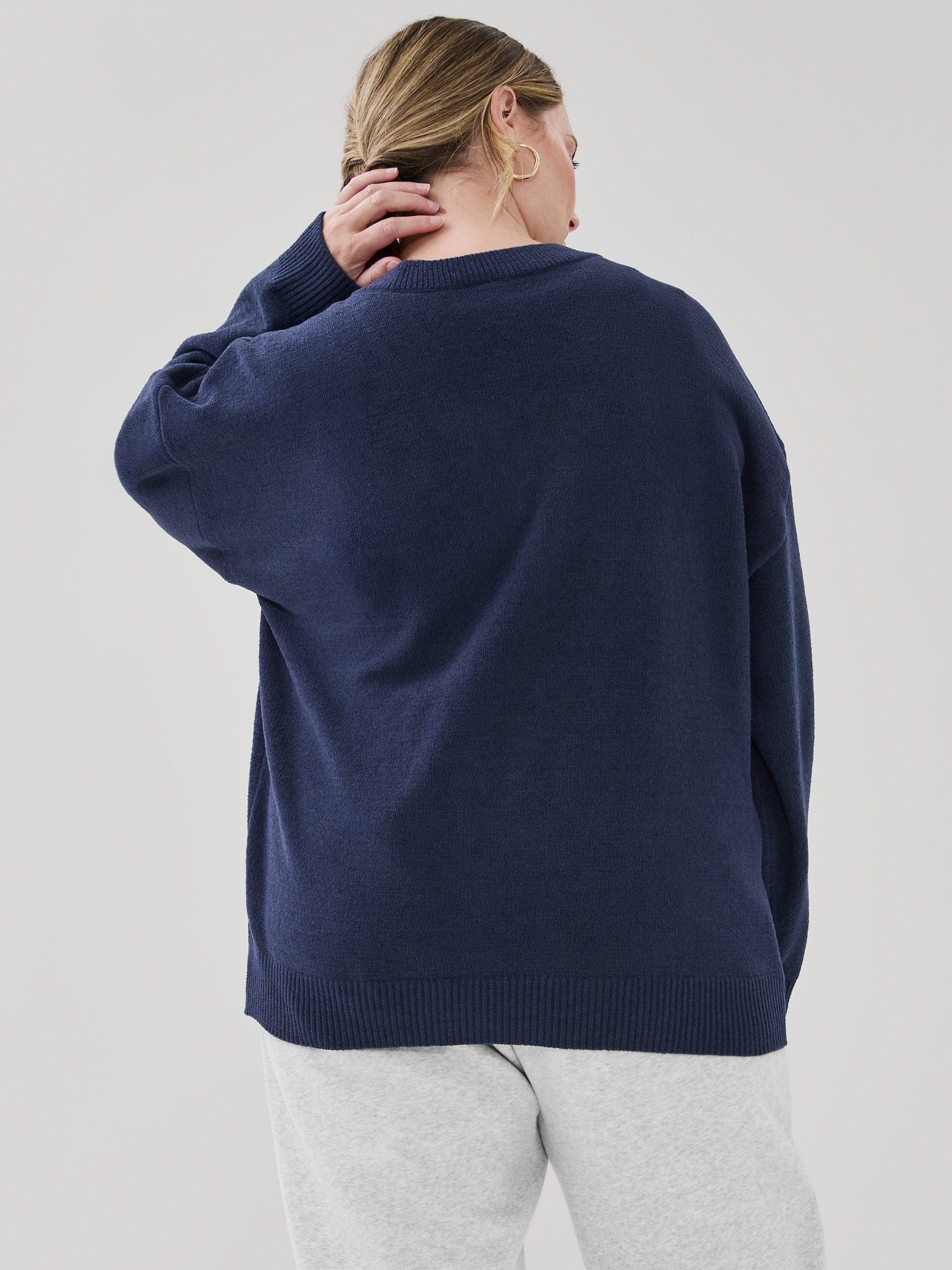 Chandail sport à col en V en chenille Femmes+