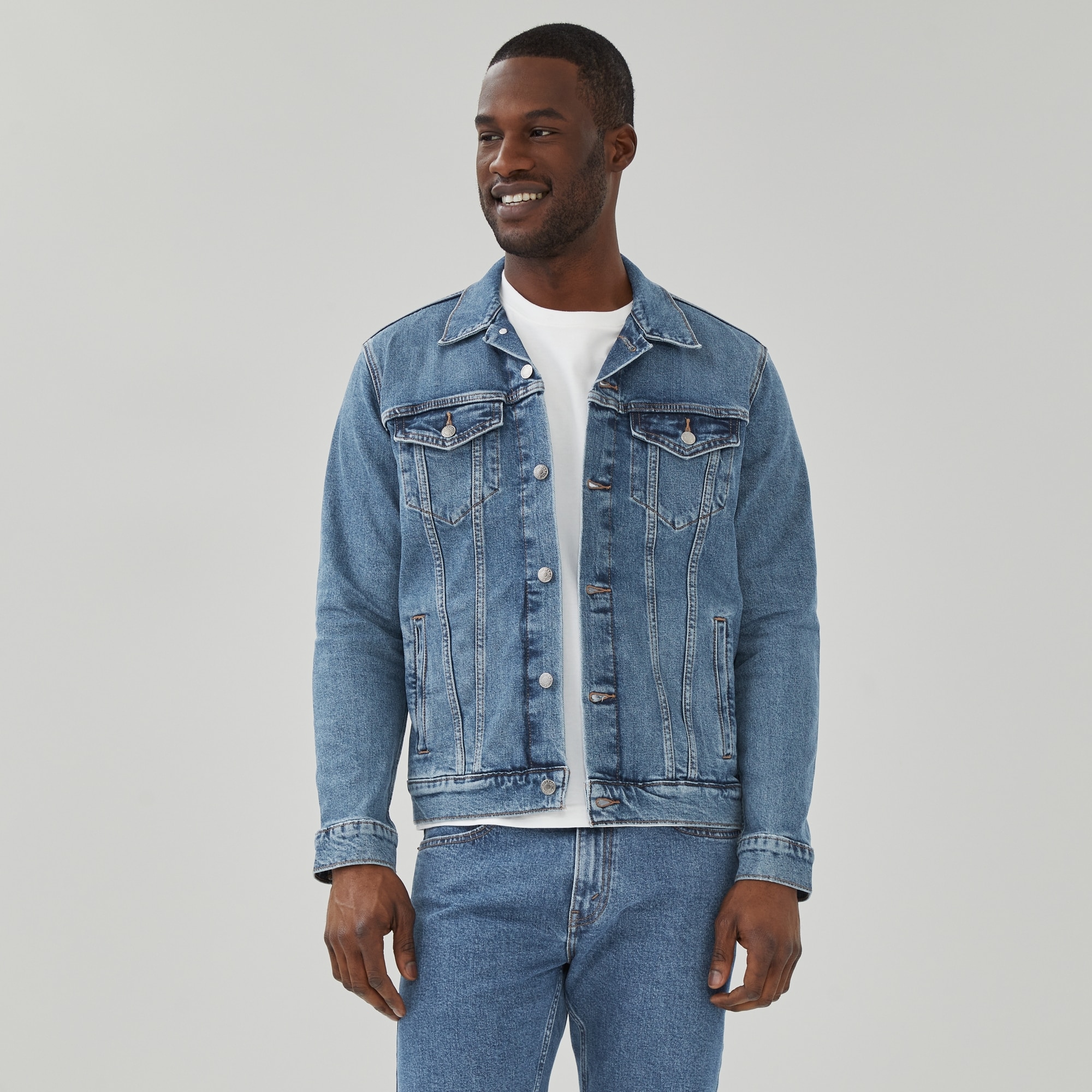 【3】 echeveria Aged Denim Jacket Men's Levi Strauss Signature™ Gold Trucker Jacket in Medium Wash