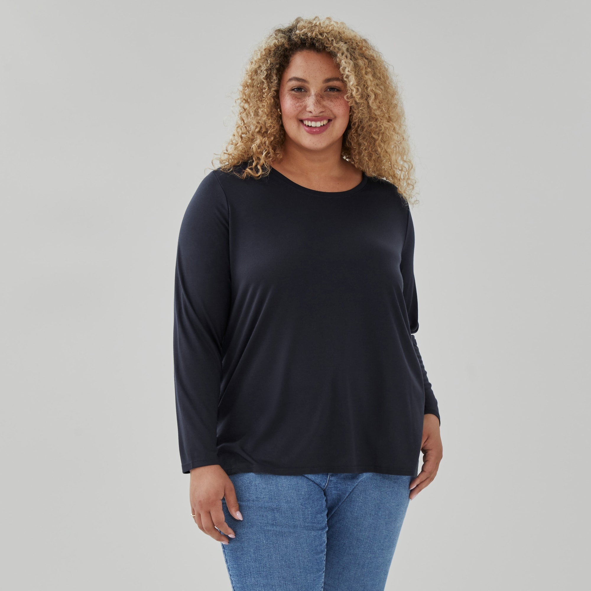 Women+ Relaxed Long Sleeve in JF Midnight Blue from Joe Fresh