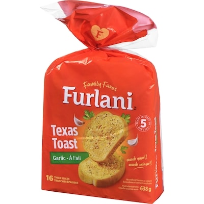 Tranches de pain à l’ail prêtes pour le four de style texan