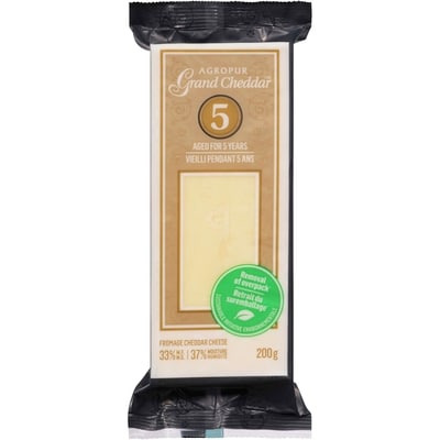 Agropur Signature Agropur Grand Cheddar 5 Years-Old Aged Cheese 200 g, $5.25/100g
