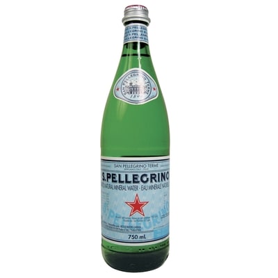 SanPellegrino Eau minérale naturelle pétillante 750 ml, 0,44 $/100ml