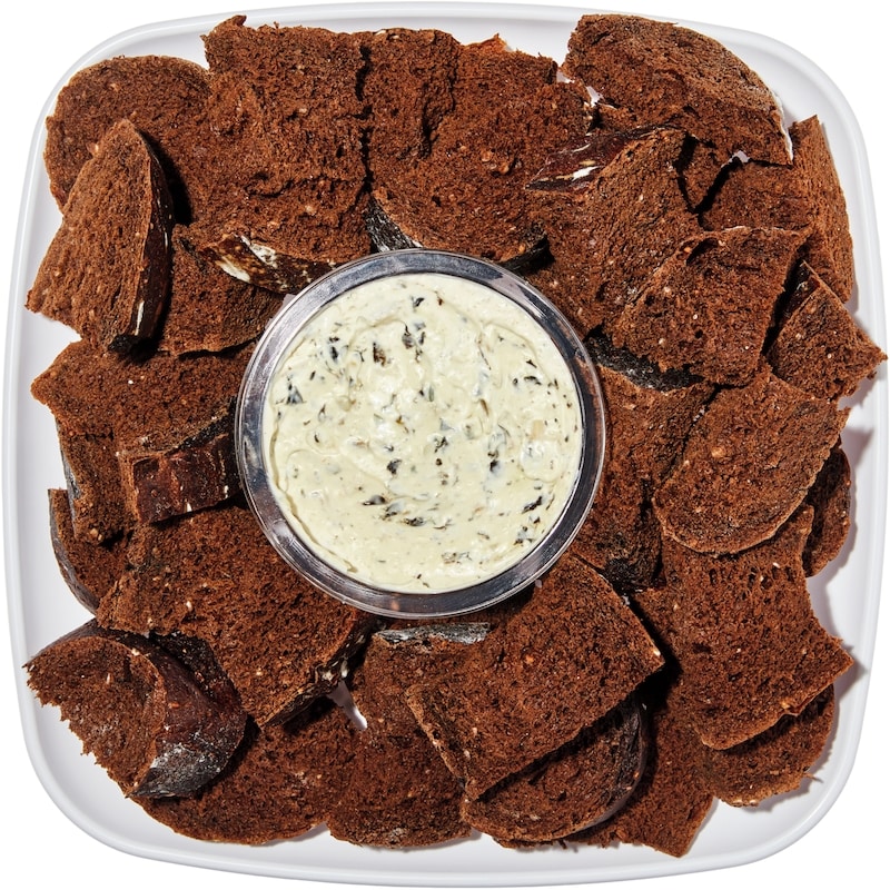 12 Inch Spinach & Pumpernickel Tray, Requires 24 Hour Notice