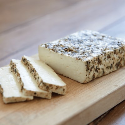 Fromage Haloumi avec épices méditerranéennes Doré-Mi