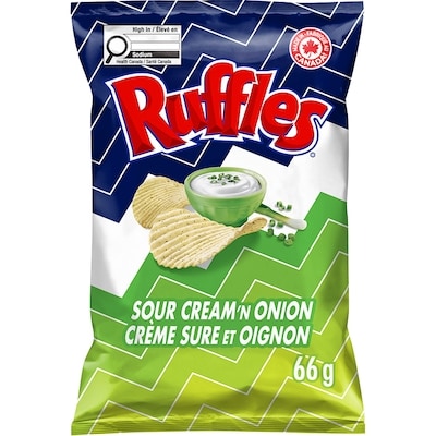 Frito-Lay Croustilles assaisonnées Crème sure et oignon 66 g, 3,62 $/100g