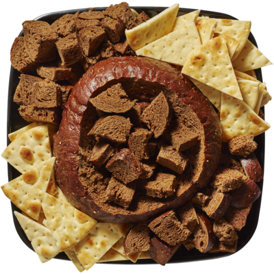 null Plateau de pain pumpernickel avec trempette aux épinards 1.47 kg, 0,82 $/100g