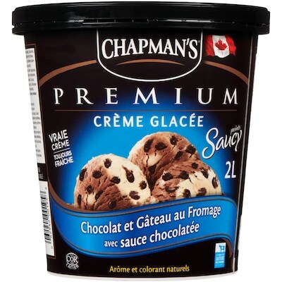 Premium crème glacé points saucy chocolat et gâteau au fromage avec sauce chocolatée
