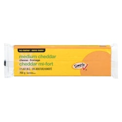 Sans Nom Fromage cheddar mi-fort 700 g, 1,43 $/100g