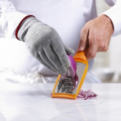 Single cut-resistant glove