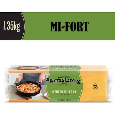 Armstrong Fromage Cheddar mi-fort 1.35 kg, 1,70 $/100g