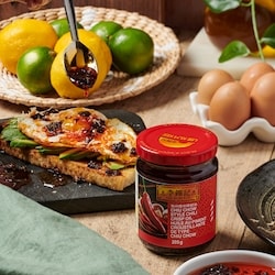 Lee Kum Kee Chiu Chow Style Chili Crisp Oil - 205 g | Zehrs