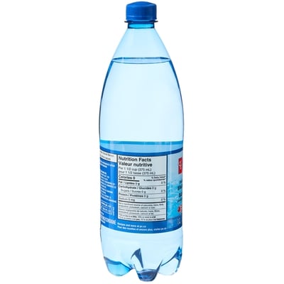Eau pétillante, ananas et de noix de coco