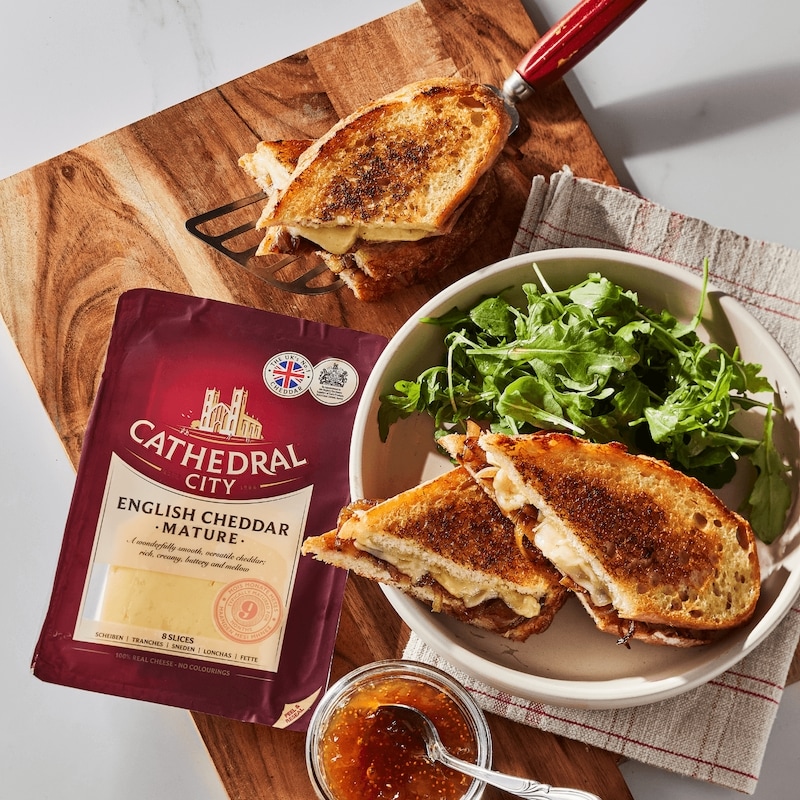 Mature English Cheddar Cheese Slices